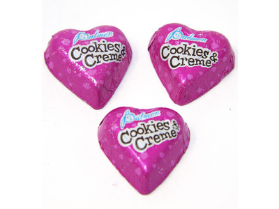 Cookies & Creme Hearts 24lb